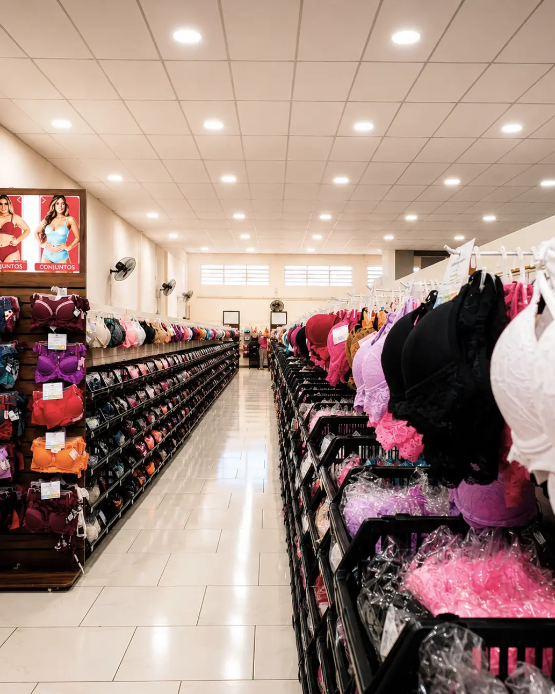 Corredor de conjuntos de lingerie